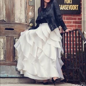 Vintage white ruffle skirt. Amazing vintage find.